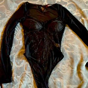 Akita lace bodysuit